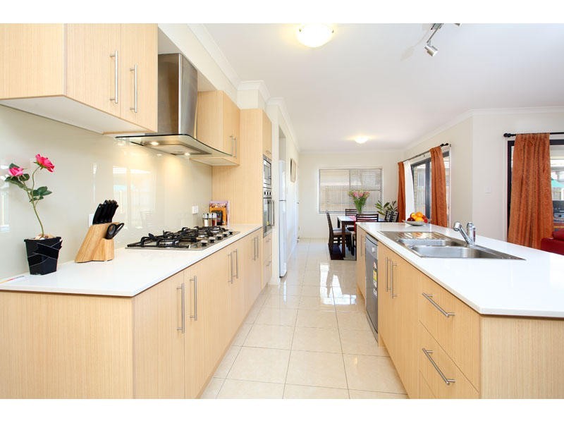 12 Springbrook Place, Moggill QLD 4070